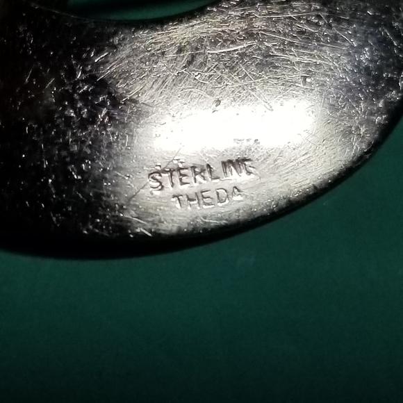 Vintage Theda Sterling Silver brooch loop 925 ribbon engraved textured pin - Picture 11 of 12